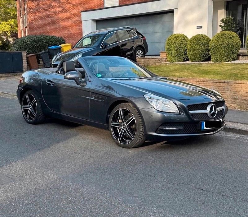Gebraucht Mercedes SLK200 184 PS (135 kW) 2011 Grau Cabrio