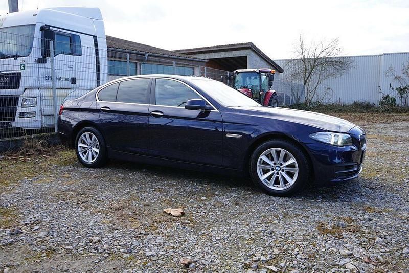 Gebraucht BMW 530 258 PS (189 kW) 2015 Imperialblau brillanteffekt Limousine