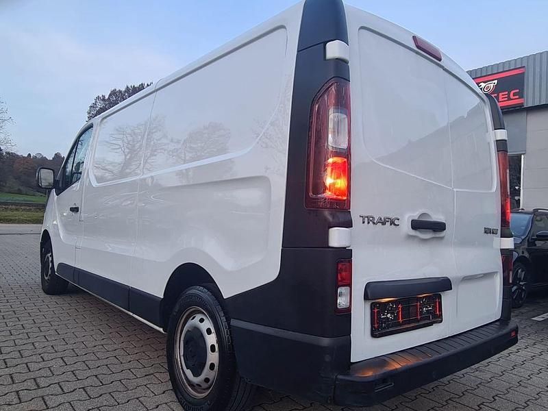 Gebraucht Renault Trafic Komfort 110 PS (80 kW) 2023 Weiß Van / Kleinbus