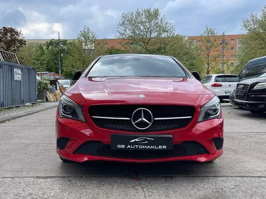 Gebraucht Mercedes CLA200 156 PS (114 kW) 2016 Rot Coupé