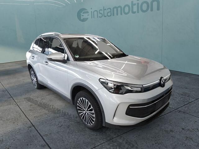 Silber Gebraucht 2024 VW Tiguan R SUV | 39.940 € (Fairer Preis) - Bild 1/2