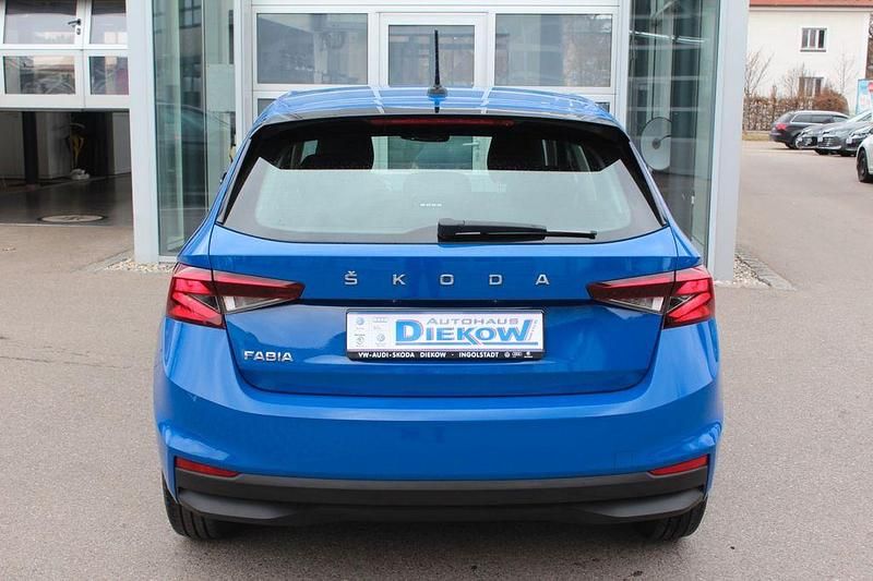 Gebraucht Skoda Fabia Easy 65 PS (47 kW) 2022 Blau Kleinwagen