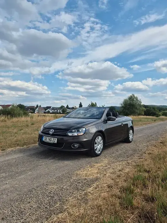 Gebraucht VW Eos Exclusive 140 PS (102 kW) 2011 Braun Cabrio