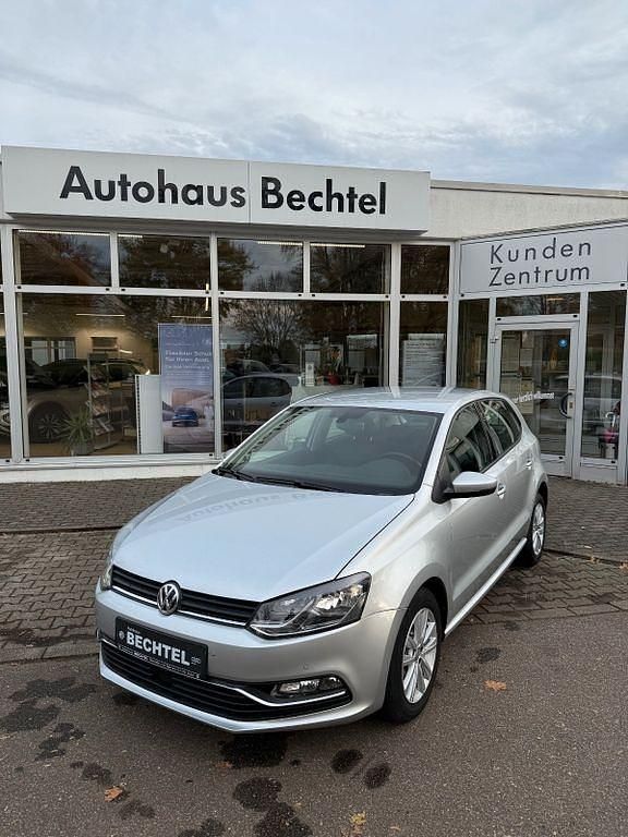 Silber Gebraucht 2017 VW Polo Comfortline Limousine | 13.490 € (Fairer Preis) - Bild 1/4