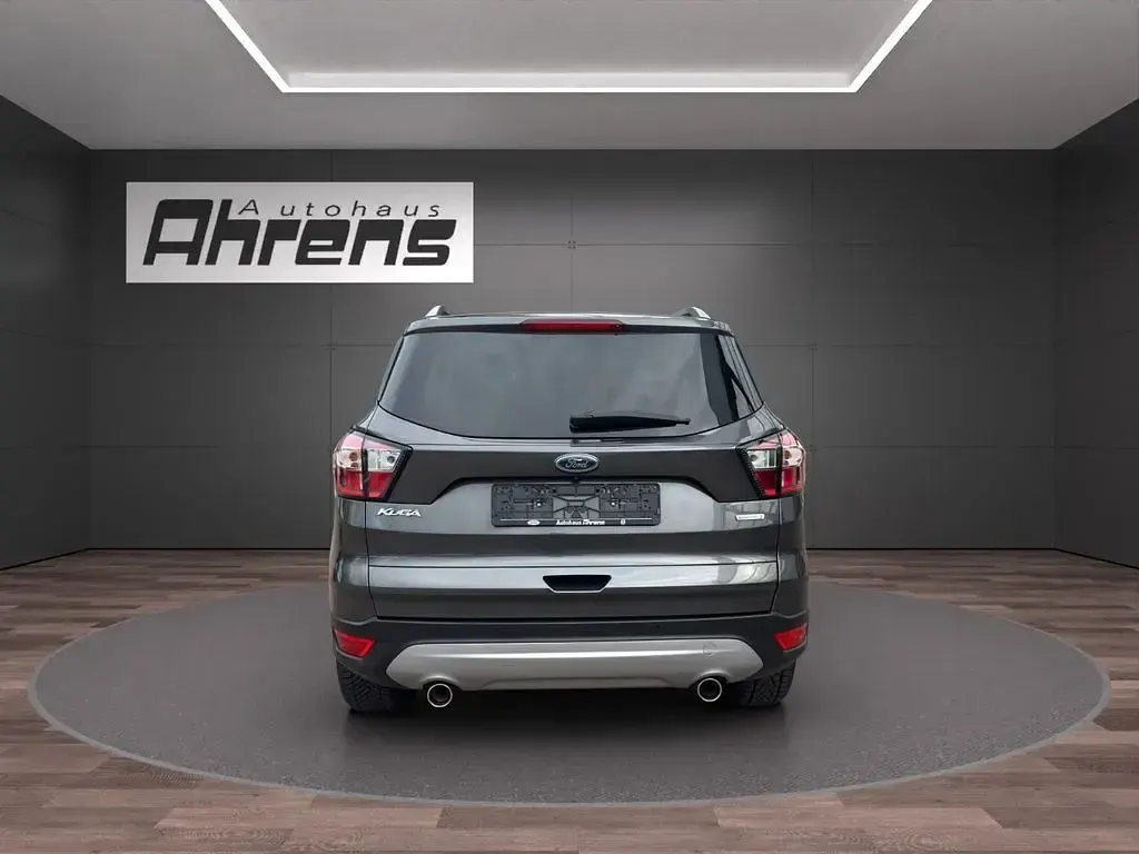 Używany Ford Kuga Titanium 150 KM (110 kW) 2019 Szary SUV