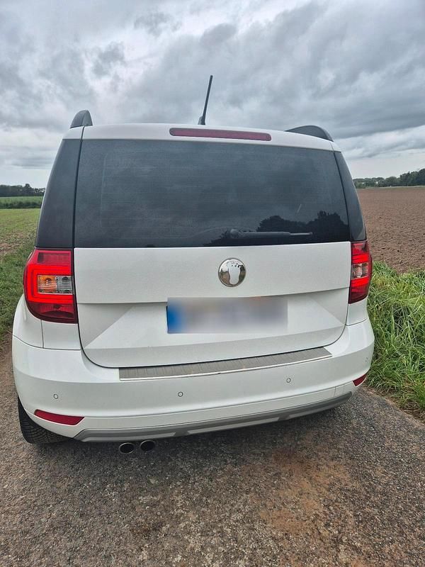 Gebraucht Skoda Yeti 140 PS (102 kW) 2014 Weiß SUV