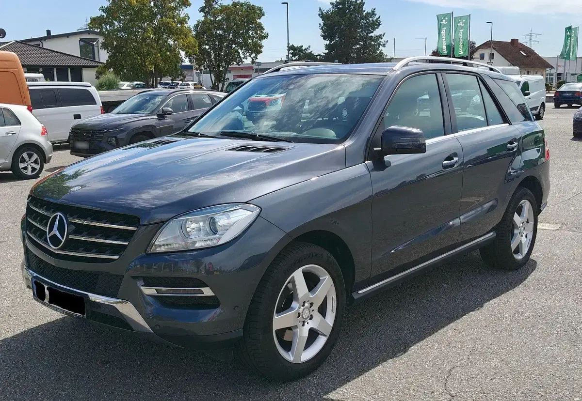 Gebraucht Mercedes ML250 204 PS (150 kW) 2013 Grau SUV