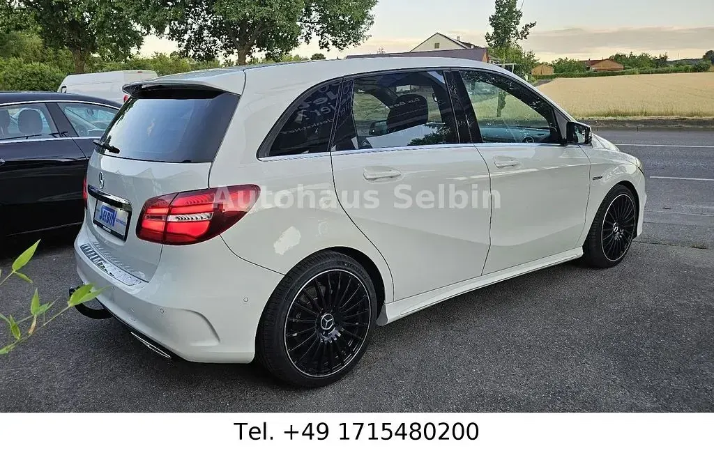 Gebraucht Mercedes B200 Sport 136 PS (100 kW) 2014 Weiß Kleinwagen