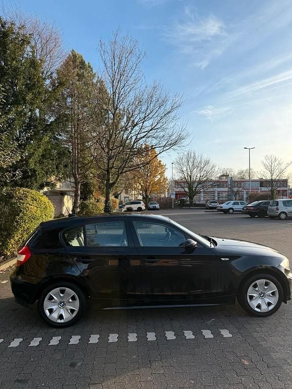 Gebraucht BMW 116 116 PS (85 kW) 2004 Schwarz Kleinwagen