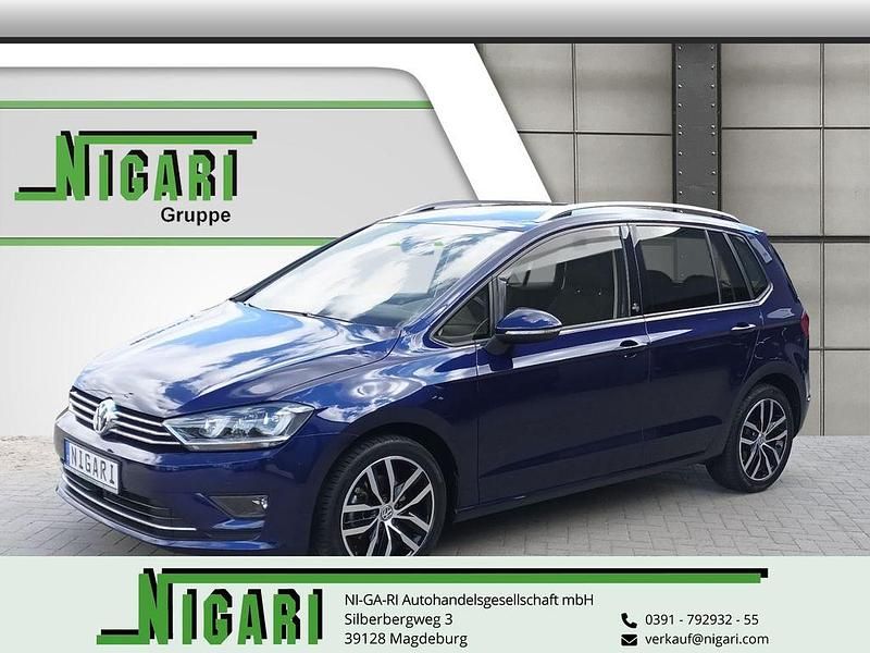 Blau Gebraucht 2017 VW Golf Sportsvan Comfortline Van / Kleinbus | 16.940 € (Fairer Preis) - Bild 1/4