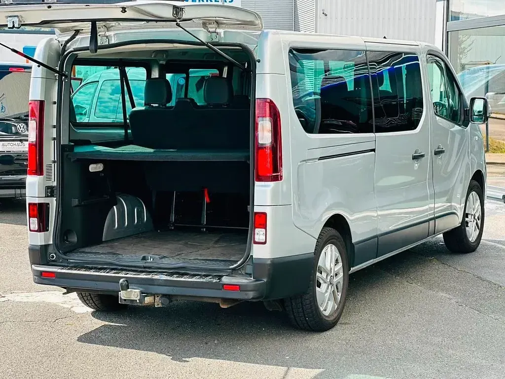 Gebraucht Nissan NV300 Premium Edition 145 PS (106 kW) 2018 Silber Van