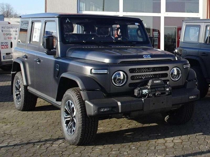 Neu BAW 212 166 PS (122 kW) 2026 Grau SUV