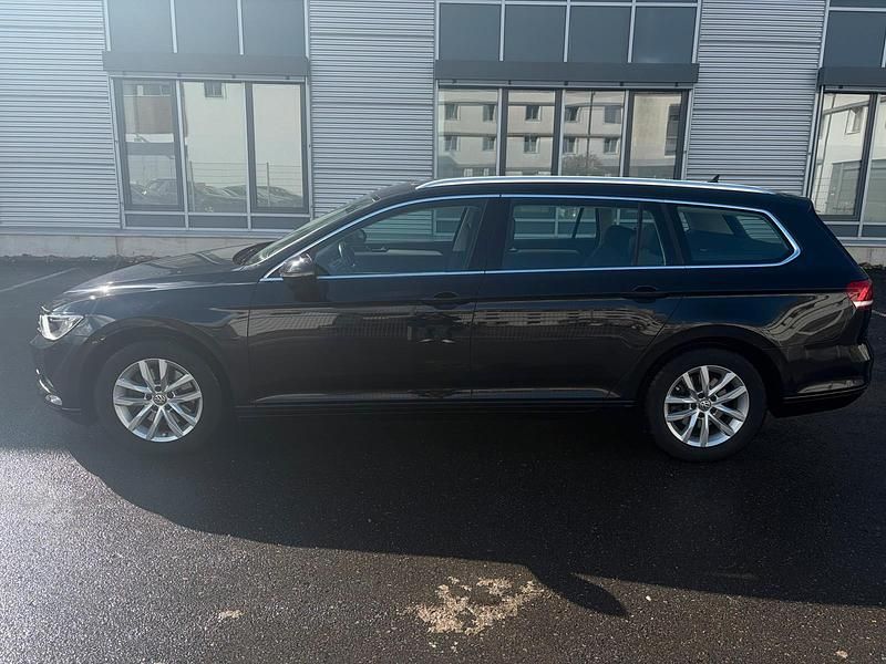 Gebraucht VW Passat Comfortline 150 PS (110 kW) 2016 Schwarz Kombi