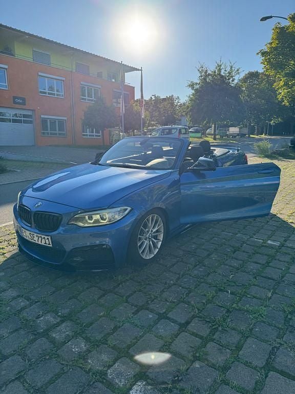 Blau Gebraucht 2016 BMW M235 Performance Cabrio | 23.500 € (Guter Preis) - Bild 1/4