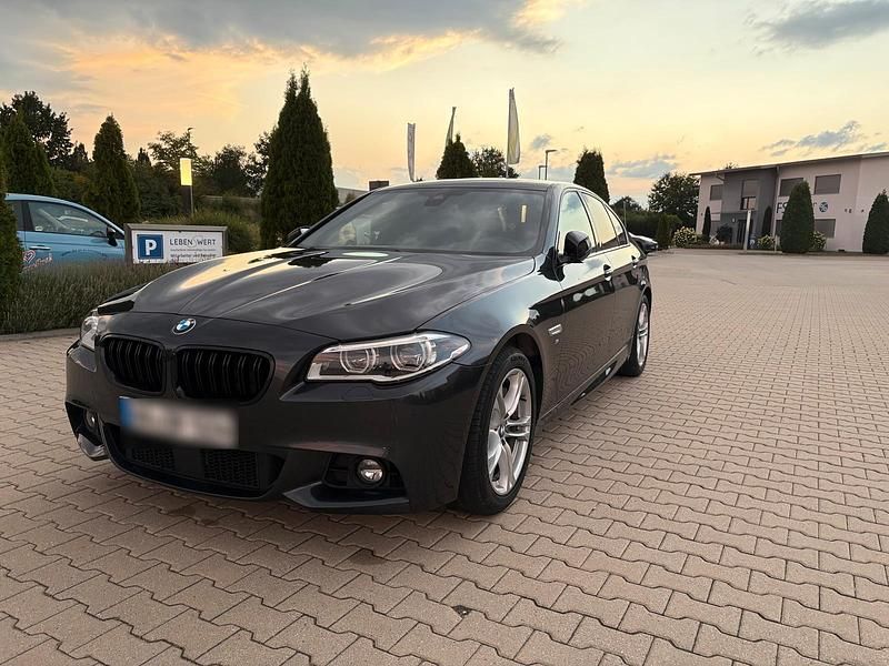 Grau Gebraucht 2014 BMW 535 Limousine | 25.700 € (Teuer) - Bild 1/4