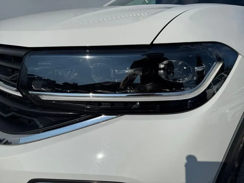 Gebraucht VW T-Cross R-line 116 PS (85 kW) 2025 Pure white SUV