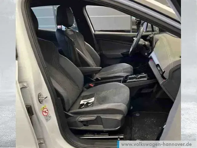 Używany VW ID.4 Pro Performance 150 kW (204 KM) 2023 Biały SUV