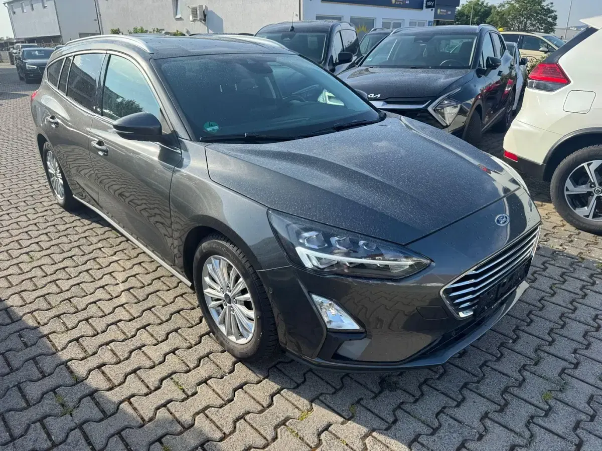 Gebraucht Ford Focus Titanium 155 PS (114 kW) 2020 Grau Kombi