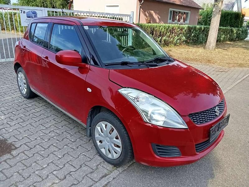 Rot Gebraucht 2011 Suzuki Swift Club Kleinwagen | 2.500 € (Fairer Preis) - Bild 1/4