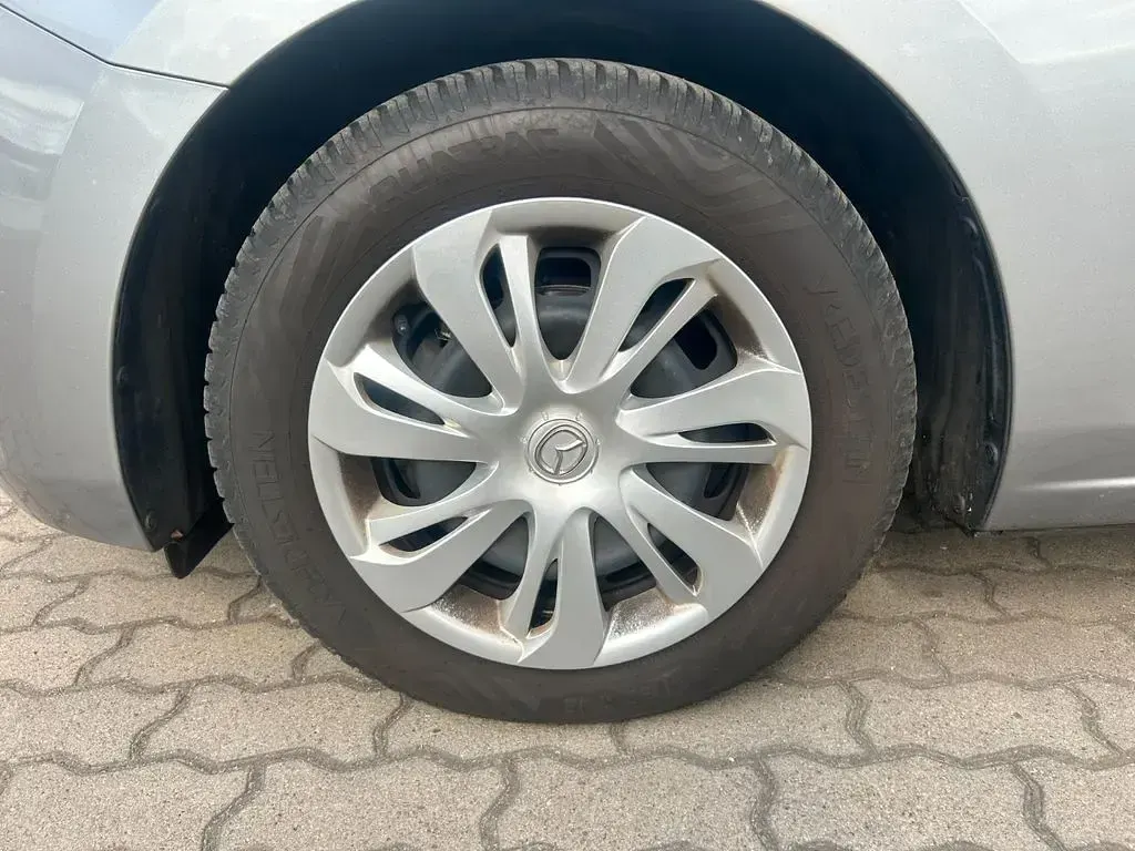 Gebraucht Mazda 2 Center-Line 75 PS (55 kW) 2015 Grau Limousine