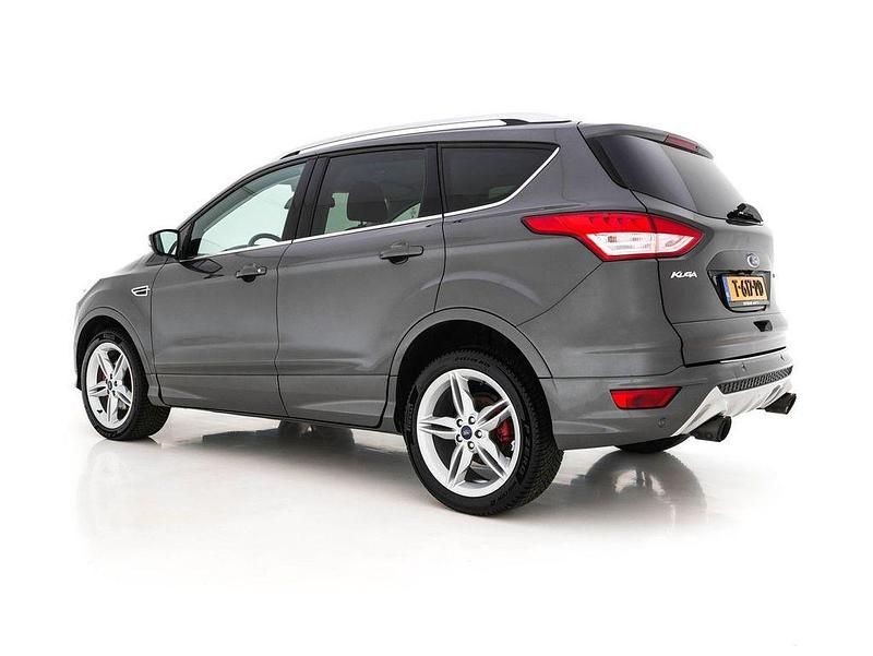 Gebraucht Ford Kuga Titanium 184 PS (135 kW) 2015 Grau SUV
