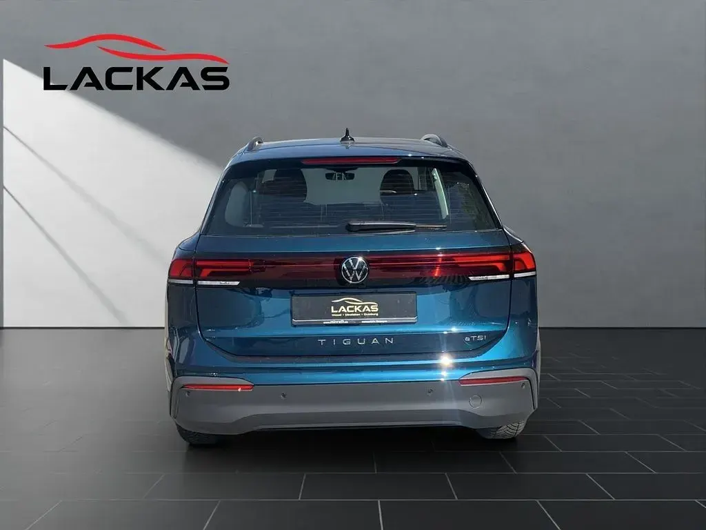 Gebraucht VW Tiguan 131 PS (96 kW) 2024 Blau SUV