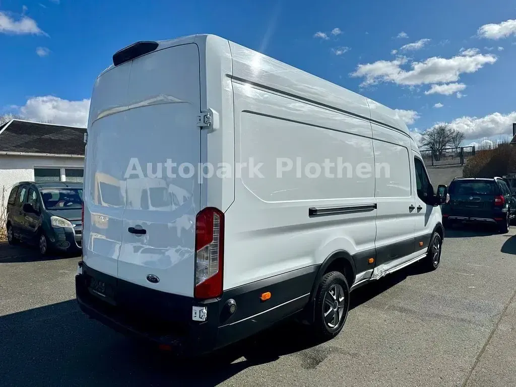 Używany Ford Transit 131 KM (96 kW) 2024 Biały Minivan