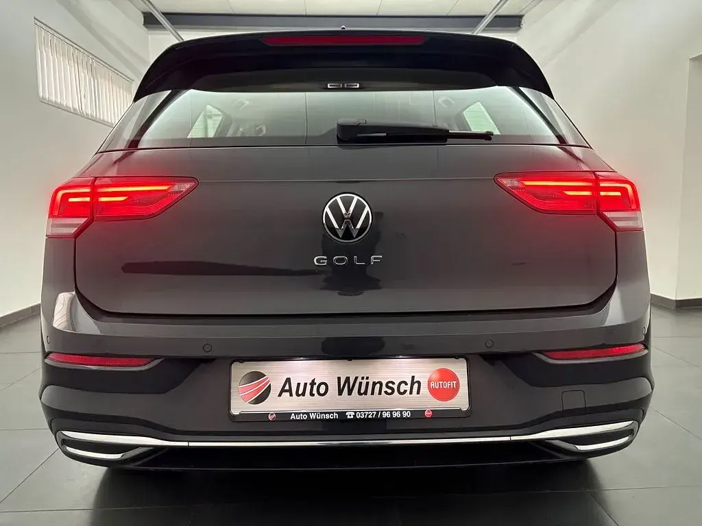 Second-hand VW Golf VIII Style 150 CP (110 kW) 2024 Gri Berlinǎ