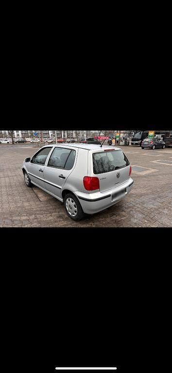 Gebraucht VW Polo 60 PS (44 kW) 2000 Silber Limousine
