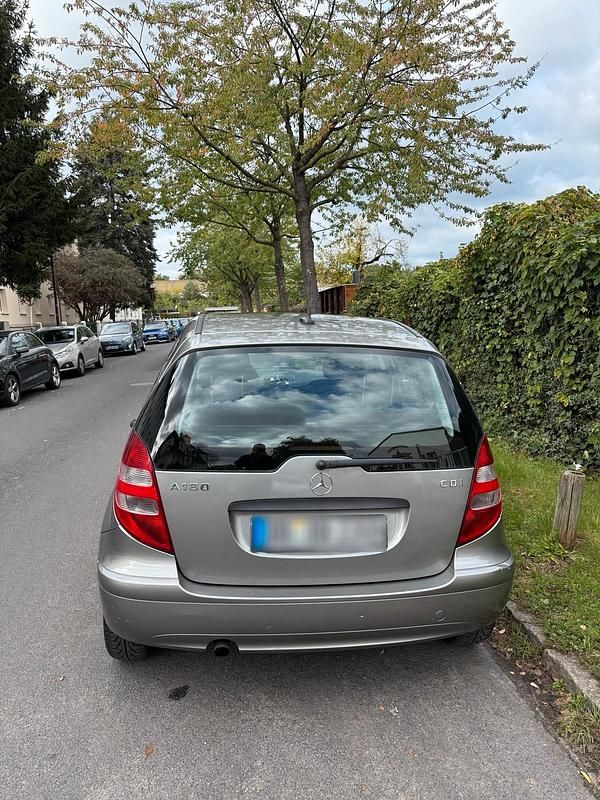 Gebraucht Mercedes A180 140 PS (102 kW) 2007 Gold Kleinwagen