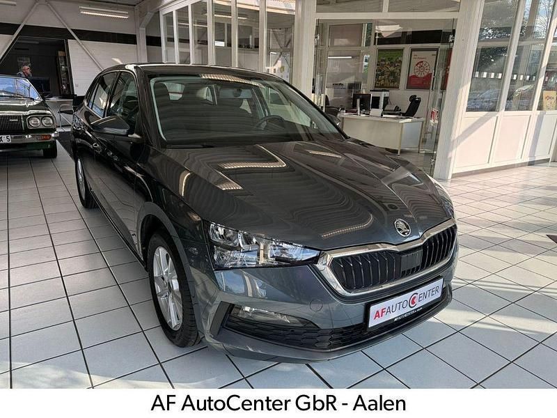 Quarzgrau metallic Gebraucht 2021 Skoda Scala Active Kleinwagen | 14.990 € (Guter Preis) - Bild 1/4