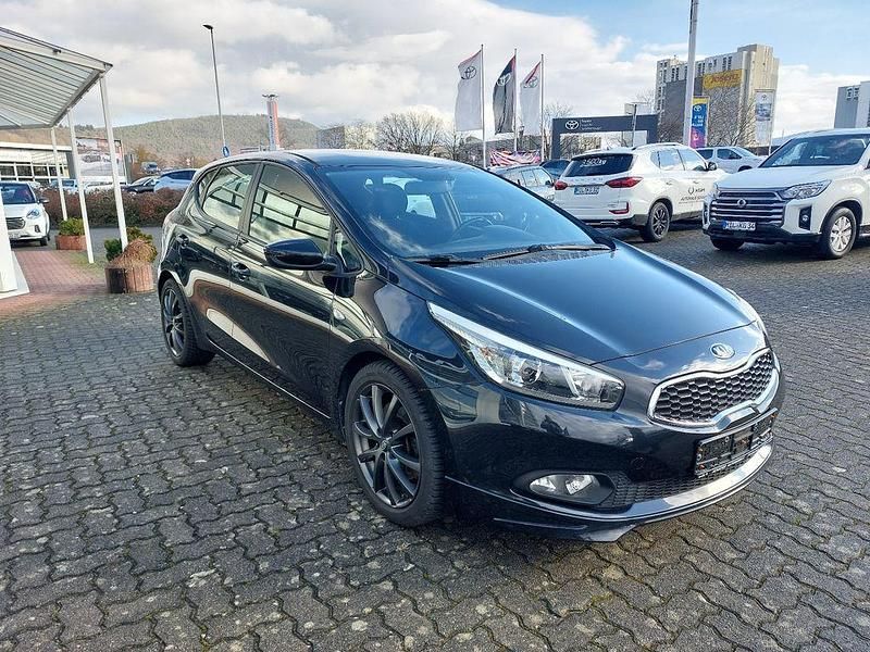 Gebraucht Kia Ceed Edition 7 99 PS (72 kW) 2014 Schwarz Kleinwagen