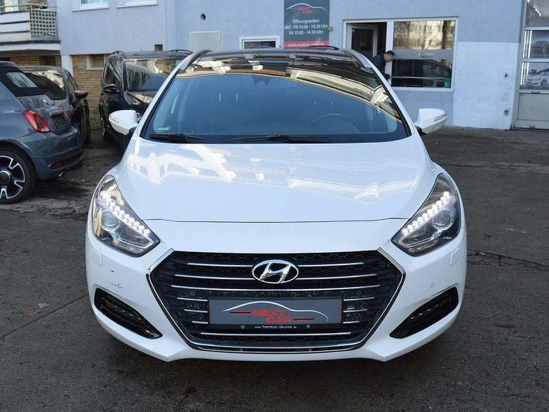 Gebraucht Hyundai i40 Premium 141 PS (103 kW) 2015 Weiß Kombi