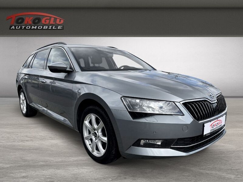 Grau Gebraucht 2019 Skoda Superb Ambition Kombi | 17.990 € (Fairer Preis) - Bild 1/4