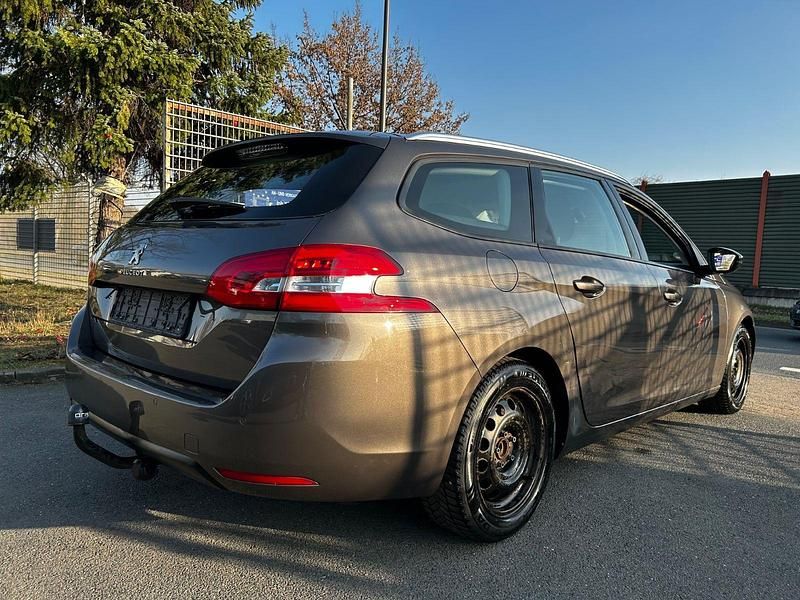 Gebraucht Peugeot 308 92 PS (67 kW) 2014 Braun Kombi