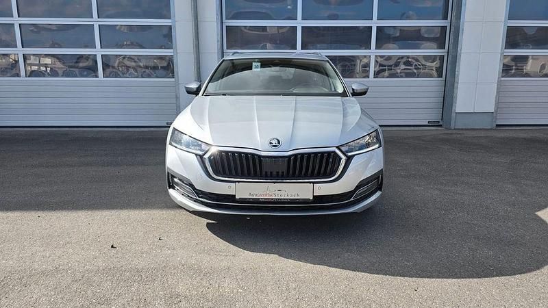 Gebraucht Skoda Octavia First Edition 150 PS (110 kW) 2021 Silber Kombi