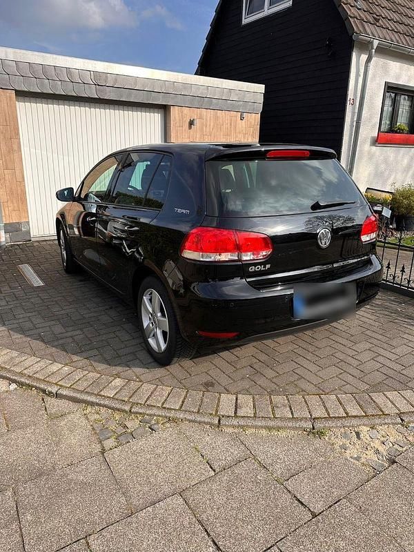 Gebraucht VW Golf VI Team 86 PS (63 kW) 2010 Schwarz Kleinwagen