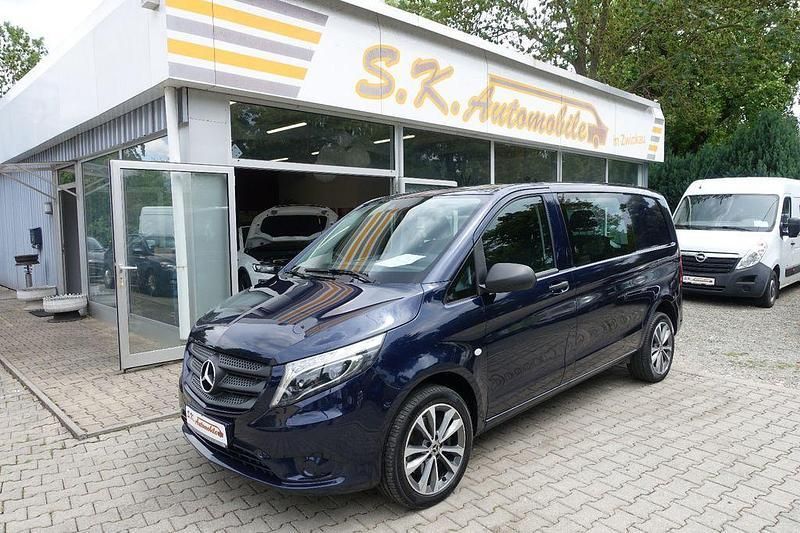 Blau Gebraucht 2019 Mercedes Vito Van / Kleinbus | 27.900 € (Teuer) - Bild 1/4