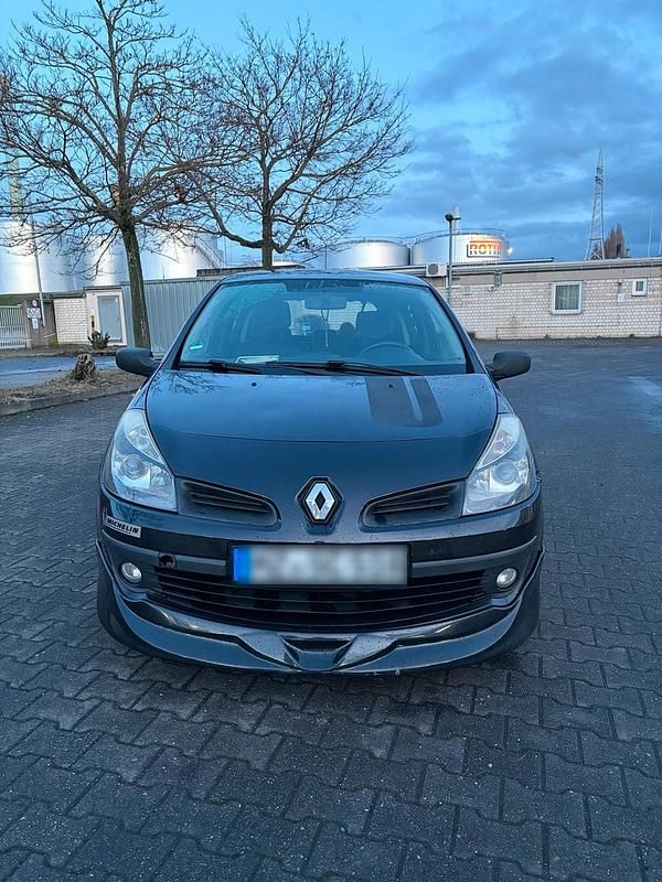 Używany Renault Clio III 90 KM (66 kW) 2006 Czarny Hatchback