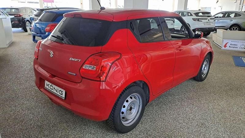 Gebraucht Suzuki Swift Comfort 83 PS (61 kW) 2023 Rot Kleinwagen