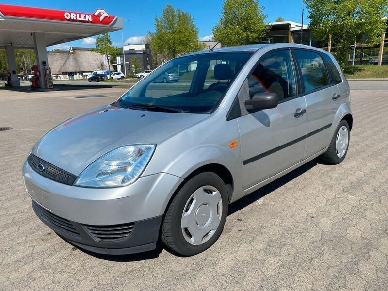 Gebraucht Ford Fiesta 60 PS (44 kW) 2004 Silber Kleinwagen