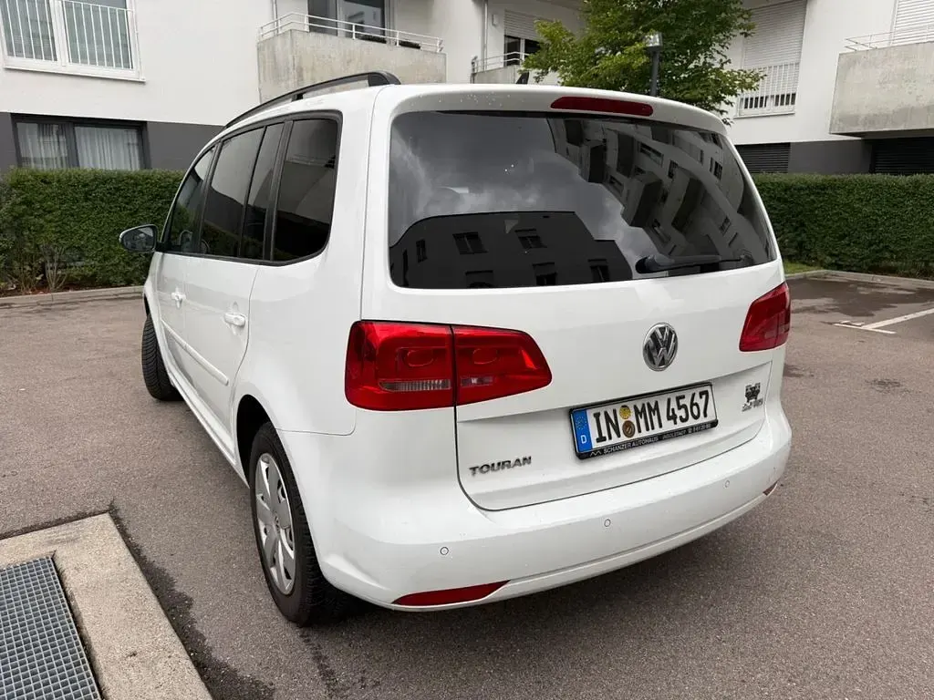 Gebraucht VW Touran 140 PS (102 kW) 2014 Weiß Van / Kleinbus