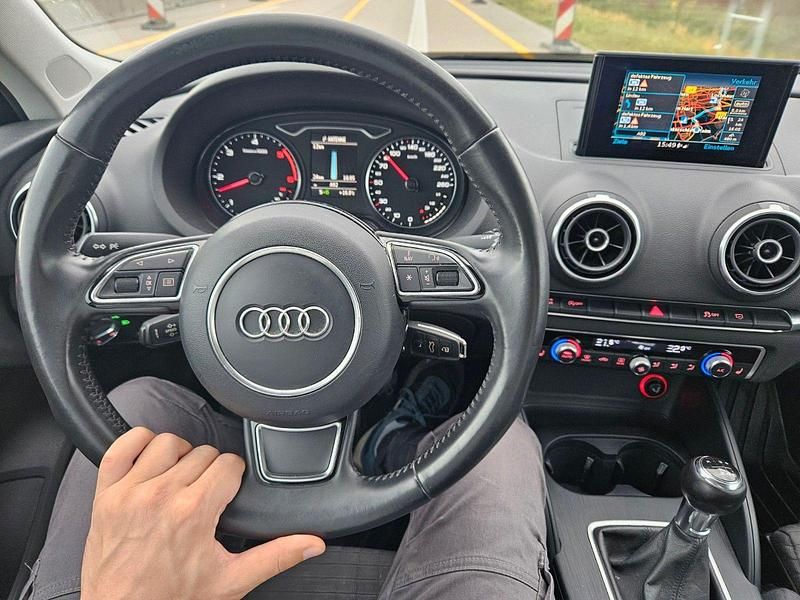 Second-hand Audi A3 Attraction 150 CP (110 kW) 2012 Negru Hatchback