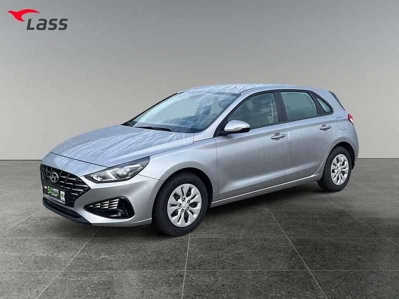 Gebraucht Hyundai i30 Select 120 PS (88 kW) 2024 Silber Limousine