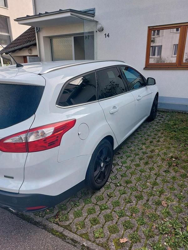 Używany Ford Focus Titanium 150 KM (110 kW) 2014 Biały Kombi