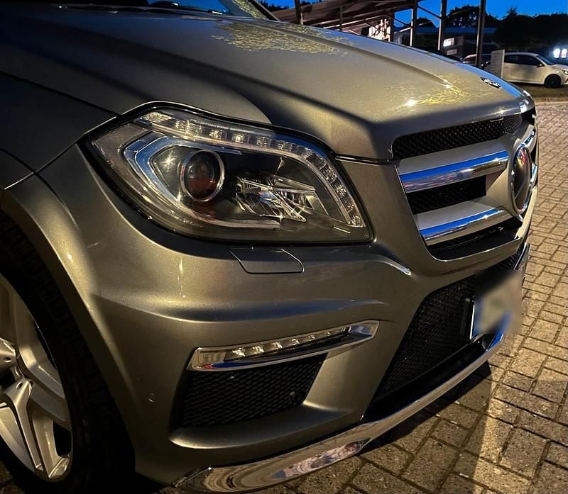 Grau Gebraucht 2013 Mercedes GL350 AMG SUV | 24.999 € (Fairer Preis) - Bild 1/4