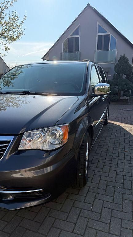 Gebraucht Lancia Voyager 177 PS (130 kW) 2015 Grau Van / Kleinbus