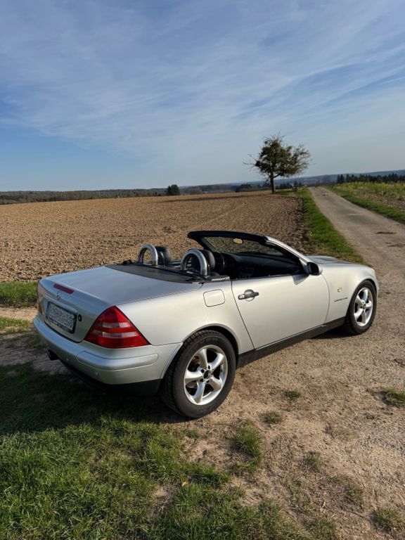 Silber Gebraucht 1999 Mercedes SLK230 Cabrio | 2.300 € (Guter Preis) - Bild 1/4