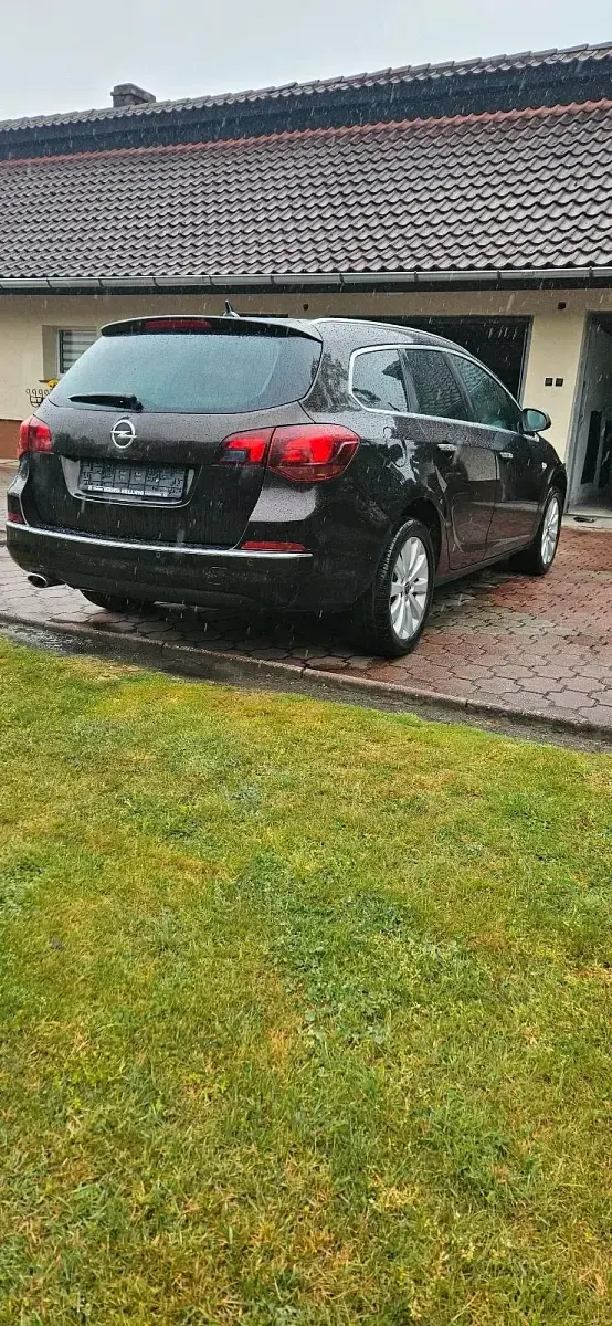 Gebraucht Opel Astra 165 PS (121 kW) 2013 Braun Kombi