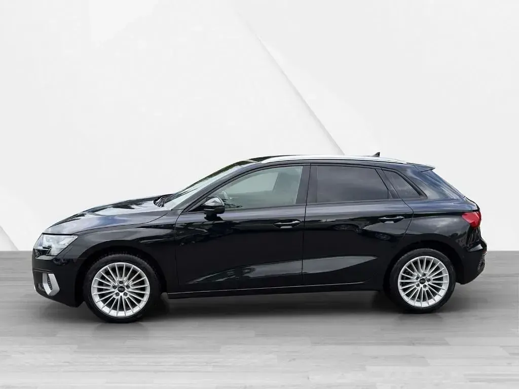 Second-hand Audi A3 Advanced Plus 150 CP (110 kW) 2023 Negru Berlinǎ